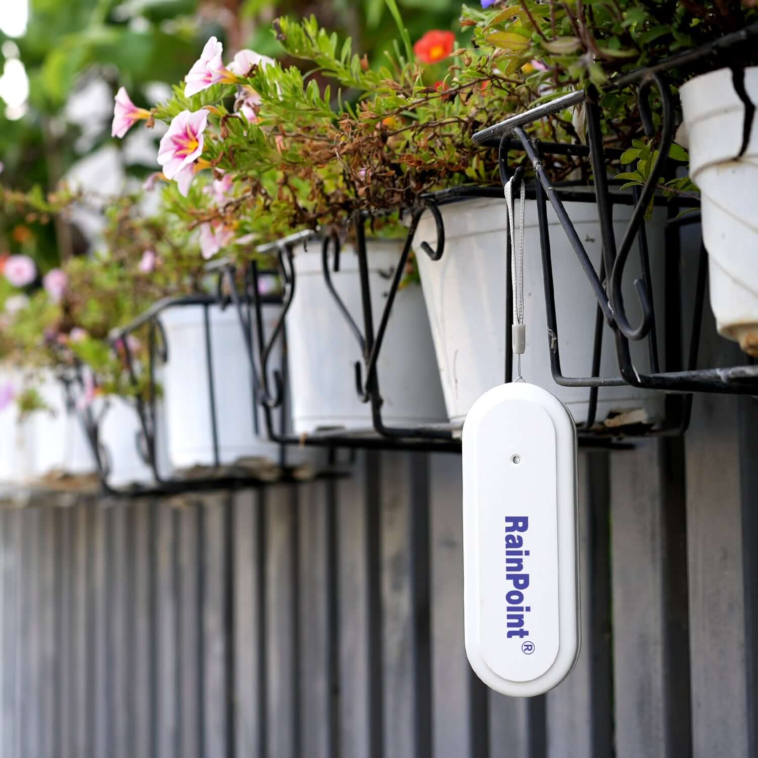 The RainPoint‘s Outdoor Air Humidity Sensor is an ideal solution for accurate temperature and humidity readings in your area. 